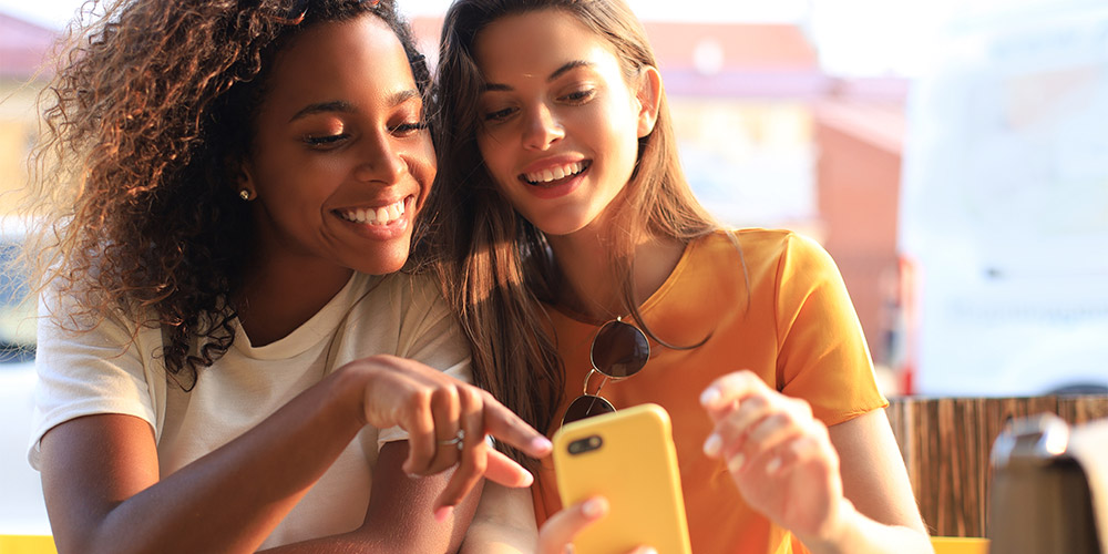Creator sharing their referral link with a friend
